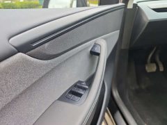 Tesla Model Y Rear-Wheel Drive - ფოტო 10