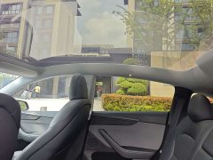 Tesla Model Y Rear-Wheel Drive - ფოტო 15