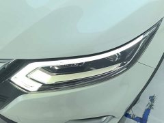 Nissan Qashqai 2.0L CVT XV Premium Luxury - ფოტო 5