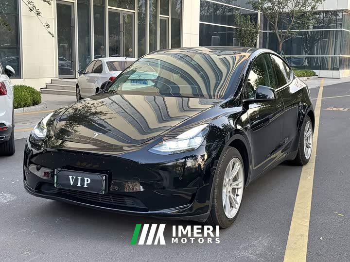Tesla Model Y Facelift Rear-Wheel Drive