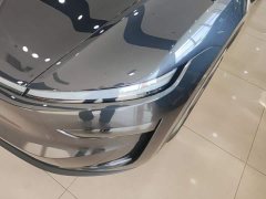 Tesla Model Y Rear-Wheel Drive Launch Edition - ფოტო 5