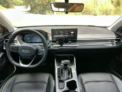 Geely Emgrand 4th Generation Champion Edition 1.5L CVT Luxury - ფოტო 4