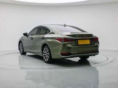 Lexus ES 200 Luxury - ფოტო 4
