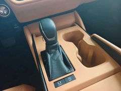 Lexus ES 200 Premium Edition - ფოტო 4