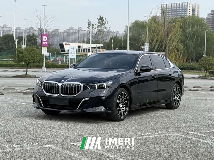 BMW 5 Series 530Li Premier M Sport Package - ავტომობილი ჩინეთიდან