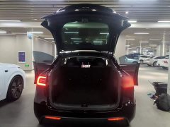 Tesla Model Y Rear-Wheel Drive - ფოტო 18