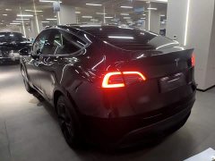 Tesla Model Y Rear-Wheel Drive - ფოტო 4