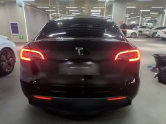 Tesla Model Y Rear-Wheel Drive - ფოტო 5
