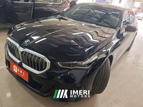 2025 BMW 5 Series 525Li M Sport Package
