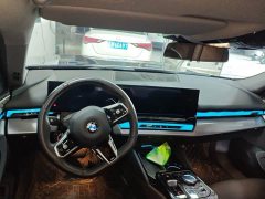 BMW 5 Series 525Li M Sport Package - ფოტო 3