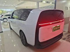 Li Auto Li Xiang MEGA Ultra - ფოტო 4
