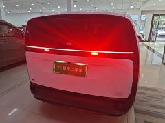 Li Auto Li Xiang MEGA Ultra - ფოტო 5