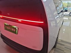 Li Auto Li Xiang MEGA Ultra - ფოტო 7