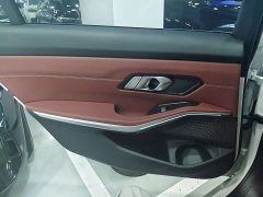 BMW 3 Series 325Li M Sport Package - ფოტო 14