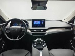 FAW Red Flag E-QM5 Facelift Base Mobility Edition - ფოტო 6