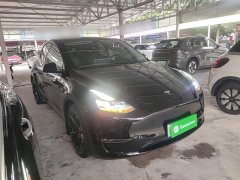 Tesla Model Y Standard Range RWD - ფოტო 3