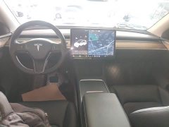 Tesla Model Y Standard Range RWD - ფოტო 9