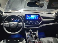 Toyota Highlander Hybrid 2.5L AWD Premium 7-Seater - ფოტო 9