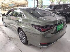Lexus ES 200 Premium Edition - ფოტო 4