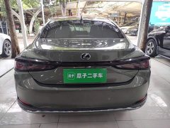 Lexus ES 200 Premium Edition - ფოტო 5