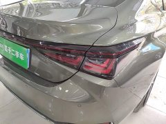 Lexus ES 200 Premium Edition - ფოტო 7