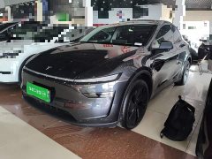 Tesla Model Y Rear-Wheel Drive - ფოტო 1