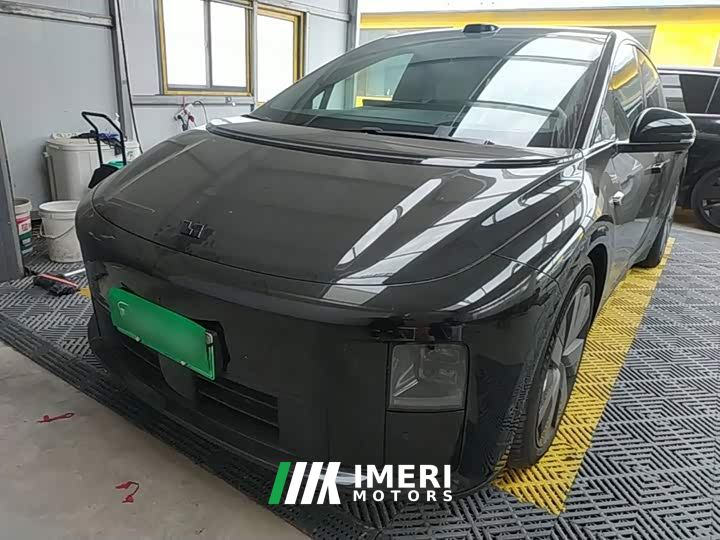 Li Auto i6 Four-Wheel Drive Standard Edition