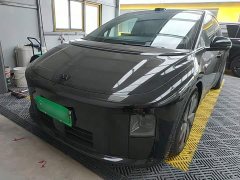 Li Auto i6 Four-Wheel Drive Standard Edition - ფოტო 1
