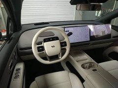 Li Auto i6 Four-Wheel Drive Standard Edition - ფოტო 9
