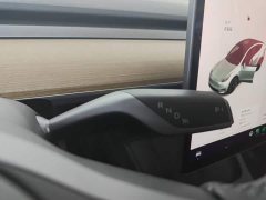 Tesla Model Y Standard Range RWD - ფოტო 13