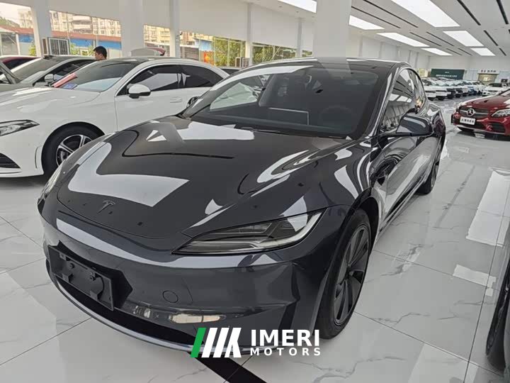 Tesla Model 3 Rear-Wheel Drive
