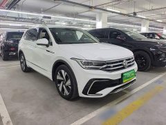 Volkswagen Tiguan L Facelift 380TSI Automatic AWD R-Line Comfort 7-Seater - ფოტო 3