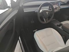 Tesla Model Y Rear-Wheel Drive - ფოტო 15