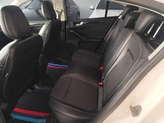 Ford Focus Hatchback EcoBoost 180 Automatic Trend - ფოტო 16