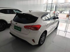 Ford Focus Hatchback EcoBoost 180 Automatic Trend - ფოტო 6