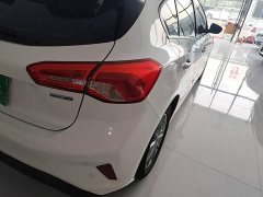 Ford Focus Hatchback EcoBoost 180 Automatic Trend - ფოტო 7