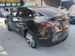 Tesla Model Y Long Range All-Wheel Drive - ფოტო 4