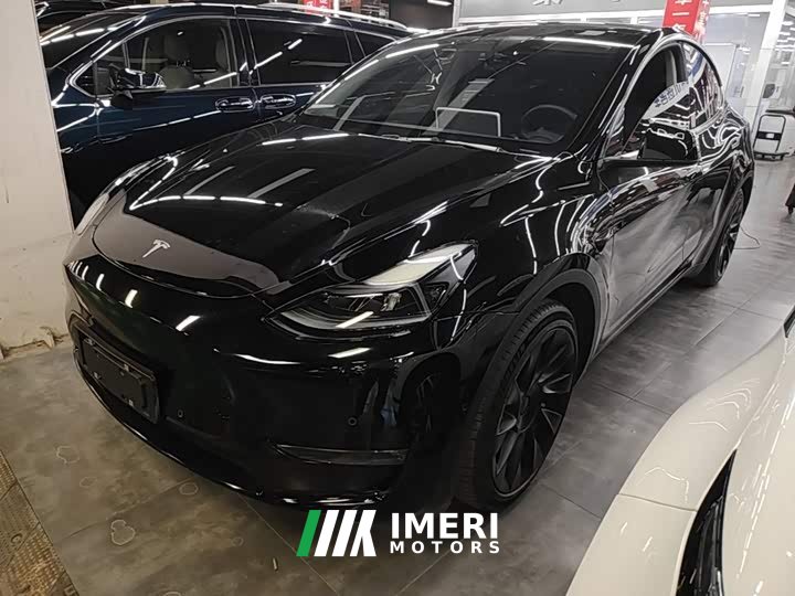 Tesla Model Y Standard Range RWD