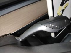 Tesla Model Y Standard Range RWD - ფოტო 13