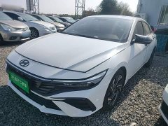 Hyundai Elantra 2023 1.5L CVT Luxury - ფოტო 1