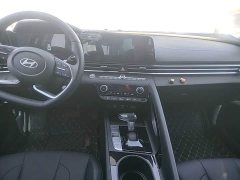 Hyundai Elantra 2023 1.5L CVT Luxury - ფოტო 12