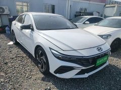 Hyundai Elantra 2023 1.5L CVT Luxury - ფოტო 3