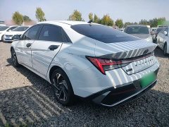 Hyundai Elantra 2023 1.5L CVT Luxury - ფოტო 4