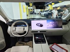 Lynk & Co Geely Lynk & Co 900 1.5T Ultra 6-Seater - ფოტო 9
