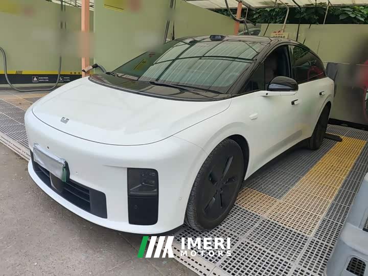 Li Auto i6 2025 Two-Wheel Drive Standard - ავტომობილი ჩინეთიდან