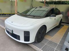 Li Auto i6 2025 Two-Wheel Drive Standard - ფოტო 1