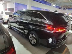 Toyota Sienna 2.5L Hybrid AWD Premium - ფოტო 4