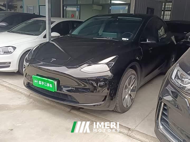 Tesla Model Y Rear-Wheel Drive