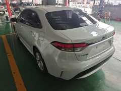 Toyota Corolla Hybrid 1.8H E-CVT Luxury - ფოტო 4
