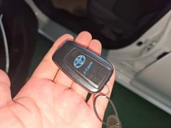 Toyota Corolla Hybrid 1.8H E-CVT Luxury - ფოტო 8